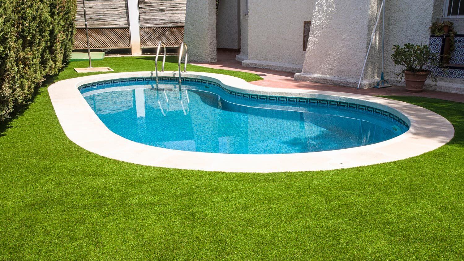 milton artificial turf