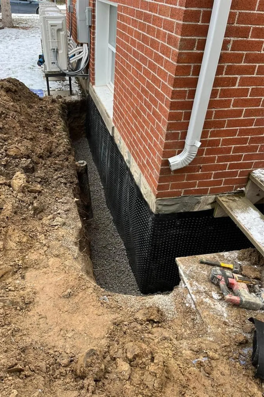 hire basement waterproofing contractor Oakville