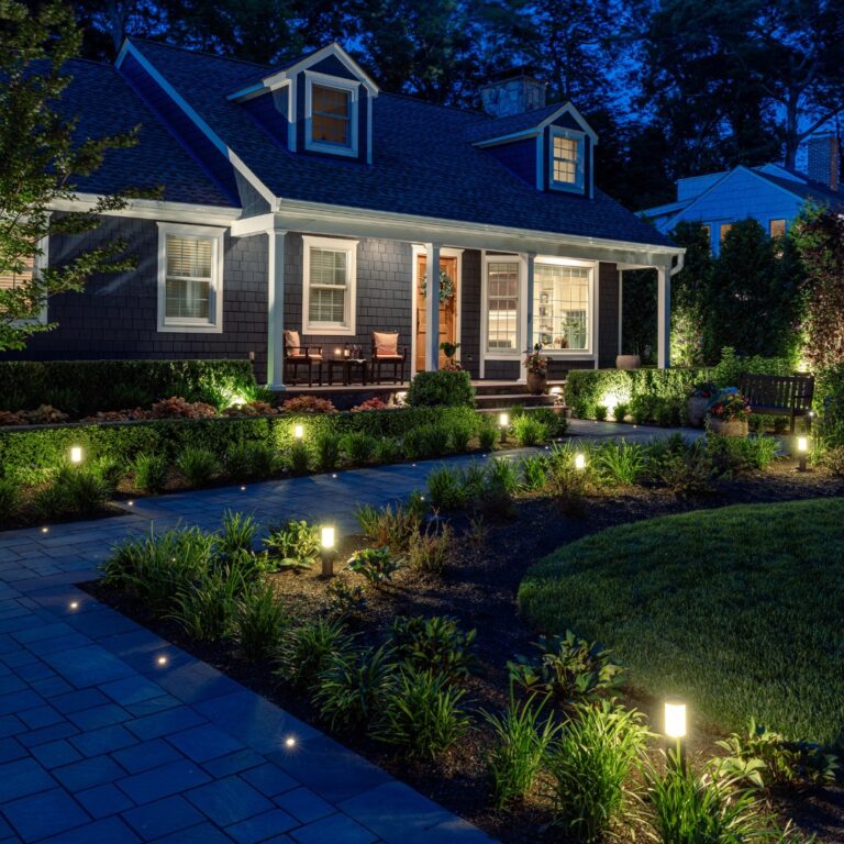 What are the different types of landscape lighting in Oakville?